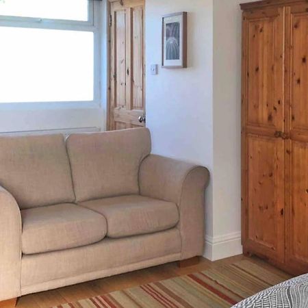Modern Studio Apartment Near Town Centre بول المظهر الخارجي الصورة